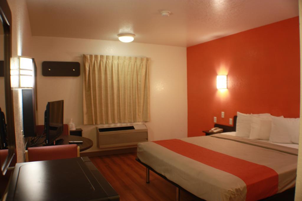 Motel 6 Little Rock South Екстериор снимка