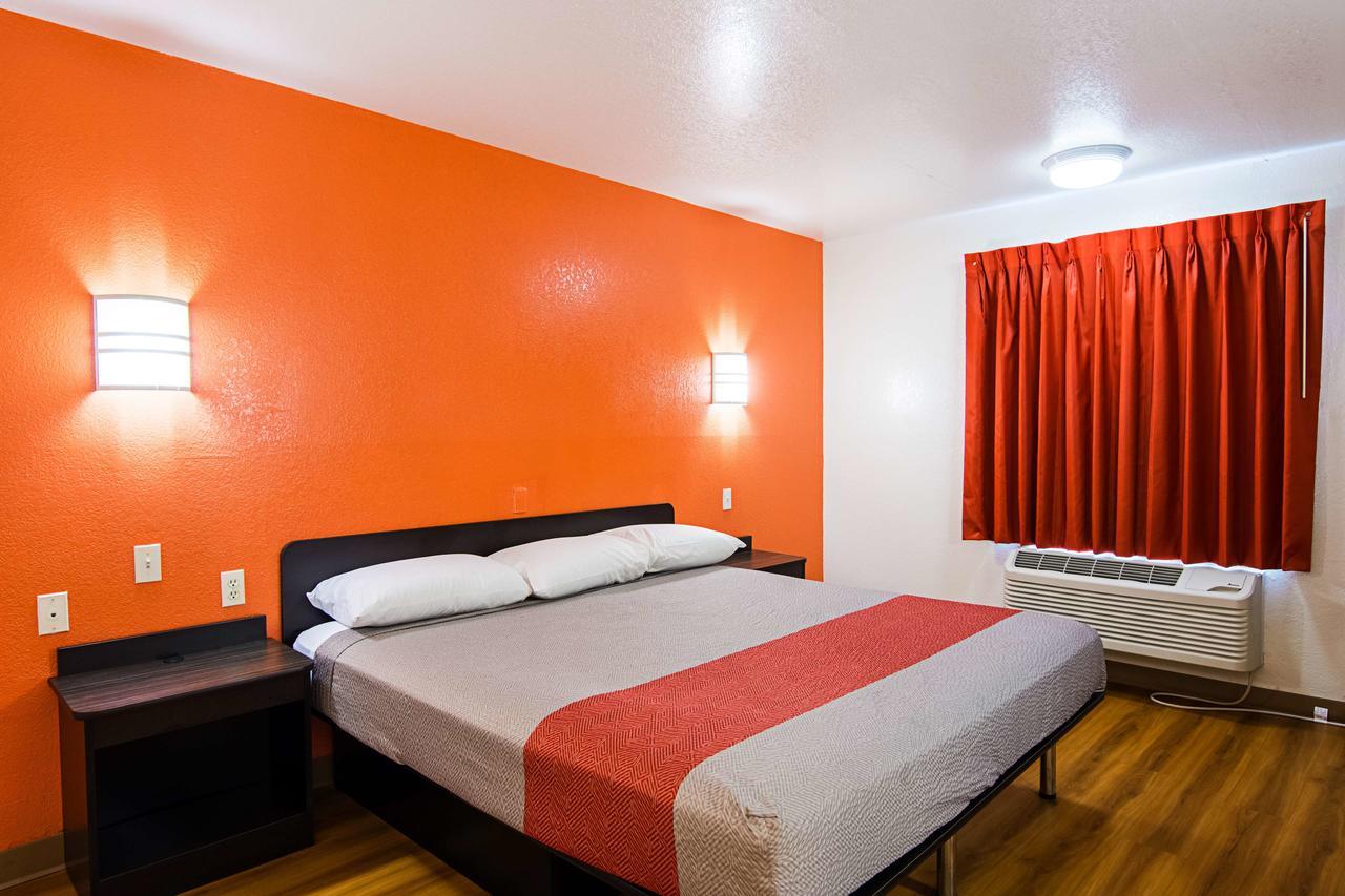 Motel 6 Little Rock South Екстериор снимка