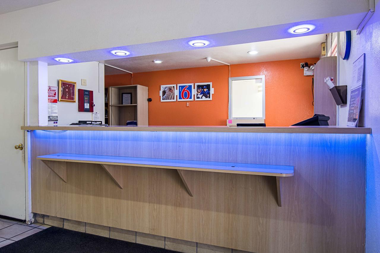 Motel 6 Little Rock South Екстериор снимка